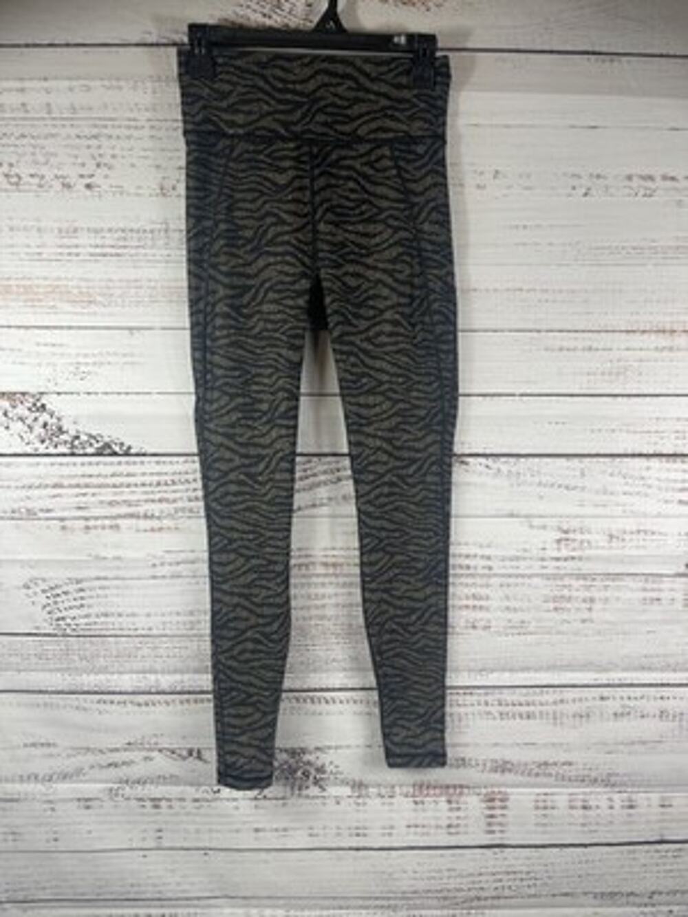 Savage X Fenty Sport Leggings Womens Medium Black Animal Print Ankle Yoga